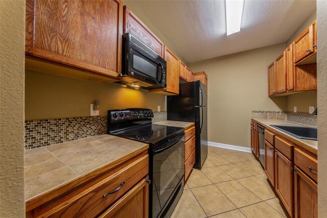 Building Photo - 368 Wilcrest Dr