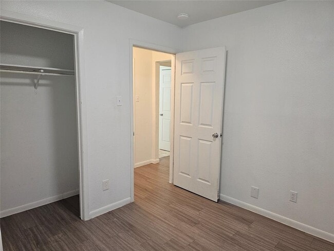 Building Photo - 7300 Bennett Ave