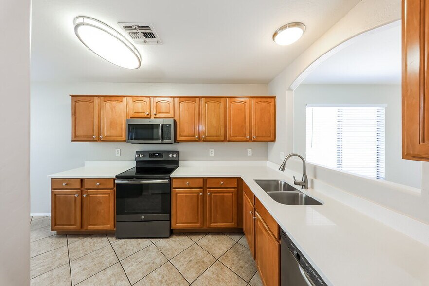 Building Photo - 13273 W Mauna Loa Ln