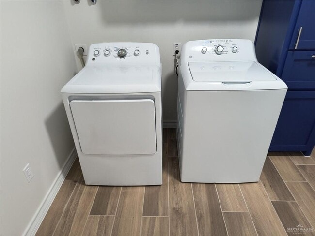 Building Photo - 18 Nominee St