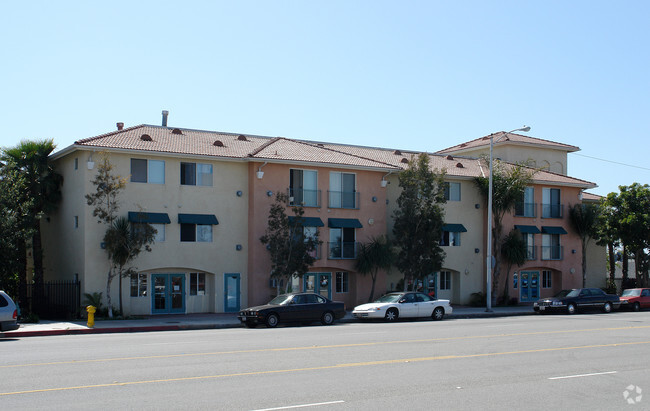 Building Photo - Gateway Plaza Apartments