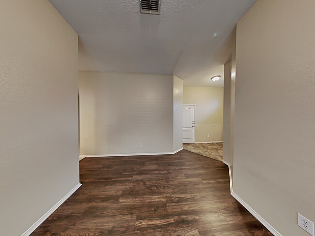 Building Photo - 1910 Temper Lane