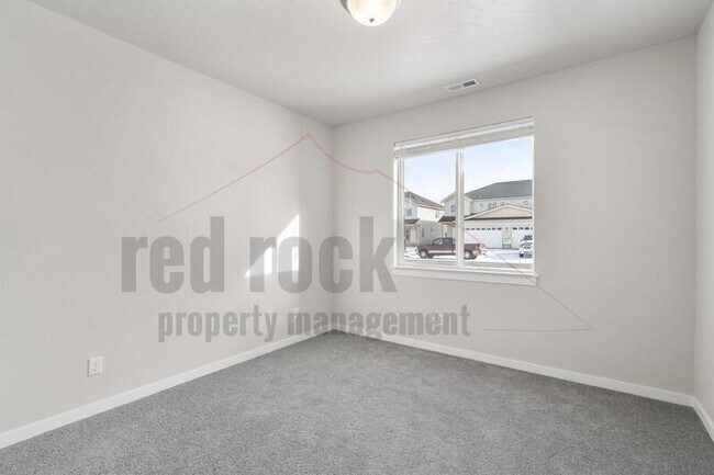 Building Photo - 1329 N Tschirley St