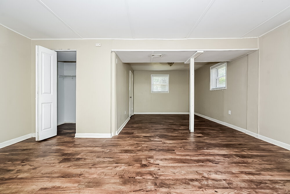 Building Photo - 694 Dixon Rd