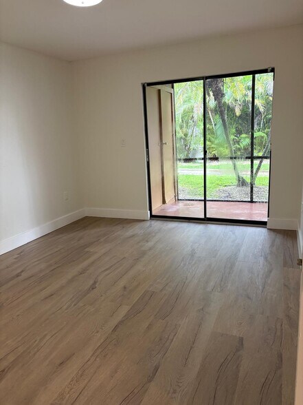 Building Photo - 15610 SW 105th Ln