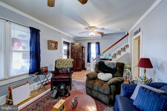 Building Photo - 220 Hazel Ave