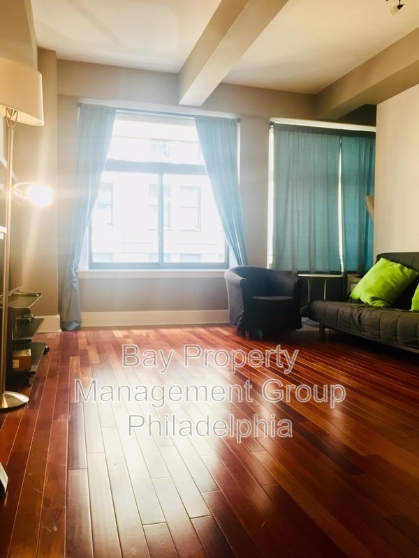 Building Photo - 1500 Chestnut St