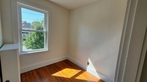 Building Photo - 229 Belmont St