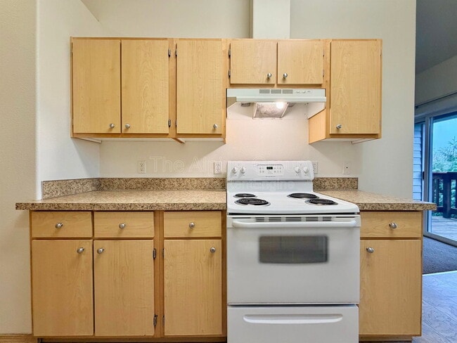 Building Photo - 10020 SW 125th Ave