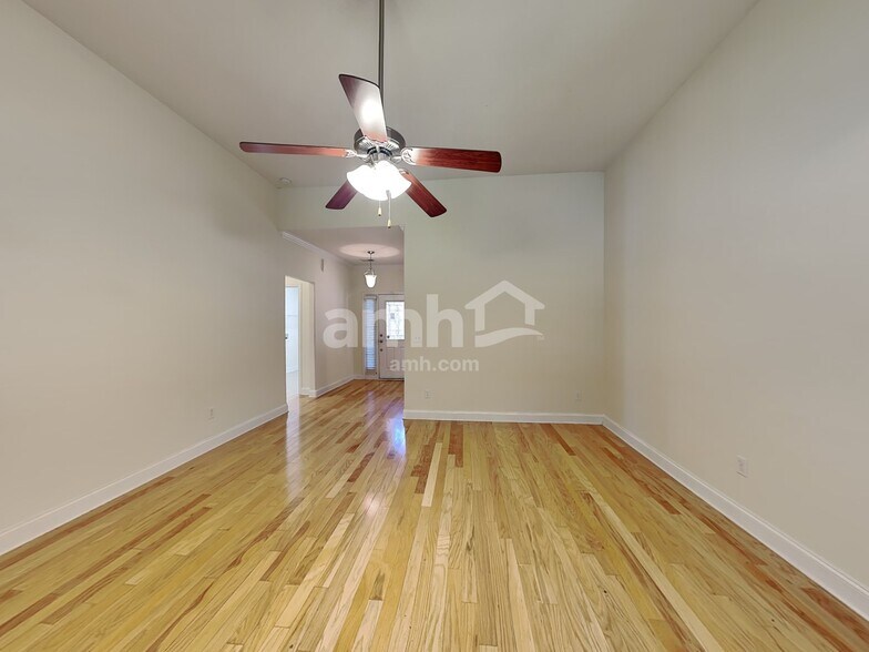 Building Photo - 101 Scottish Ave