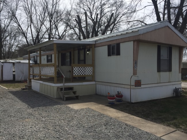 Building Photo - 402 S Ralph St