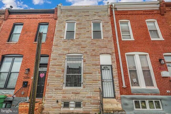 Primary Photo - Spacious Rooms! Hardwood Flooring Througho...
