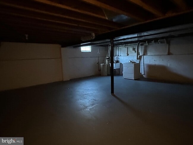 Building Photo - 703 Lora Ln