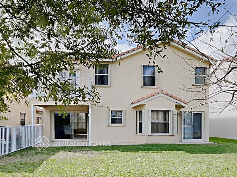 Building Photo - 18057 SW 12th Ct