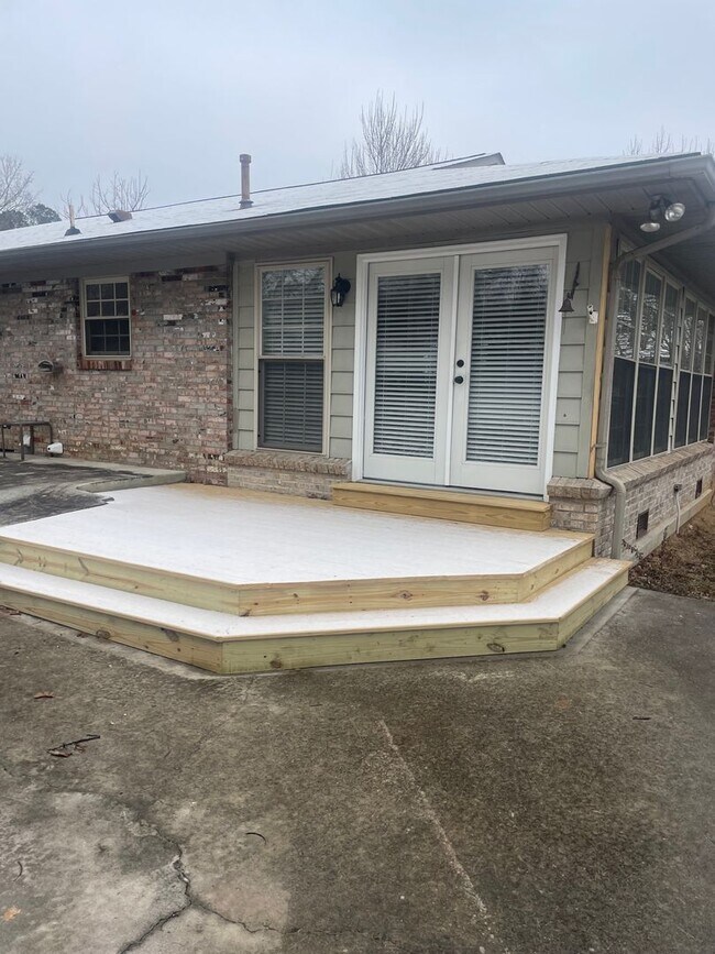 Building Photo - Knoxville 37918 - 3 bedroom, 1.5 bath home in Halls - Contact Lisa Vineyard and Shannon Russell (...