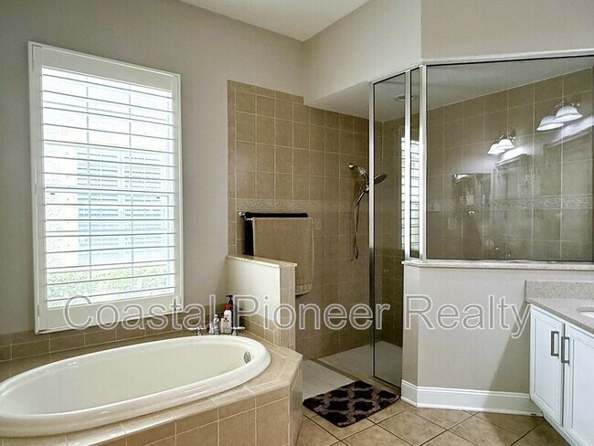 Building Photo - 14620 Chatsworth Manor Cir