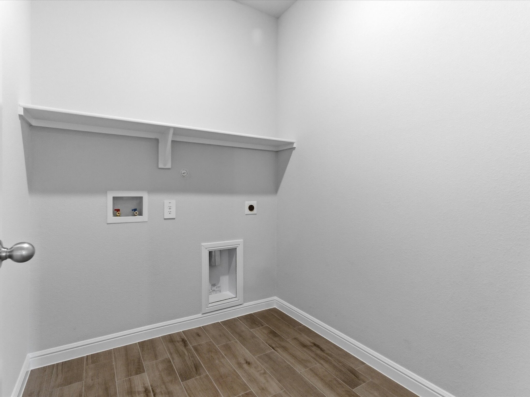 W&D hookup - 713 Amber Fields Dr