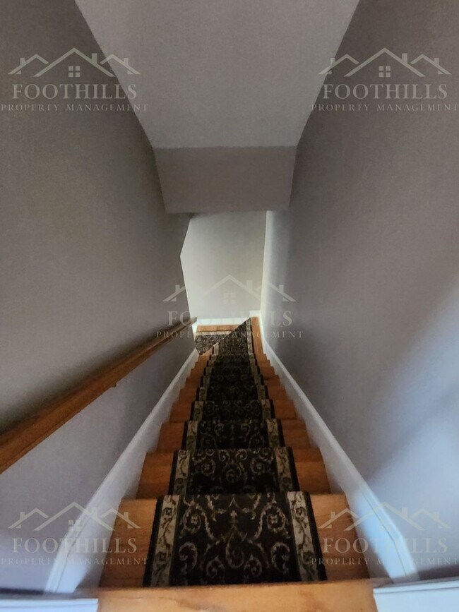 Building Photo - 235 Harbor Dr