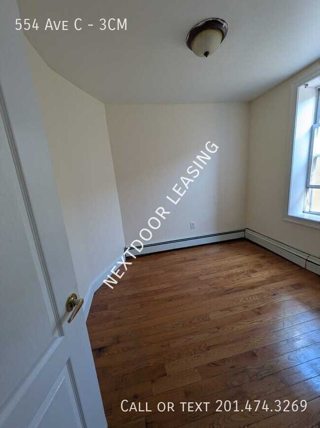 Building Photo - 554 Avenue C