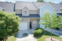 Building Photo - Three Bedroom Home!