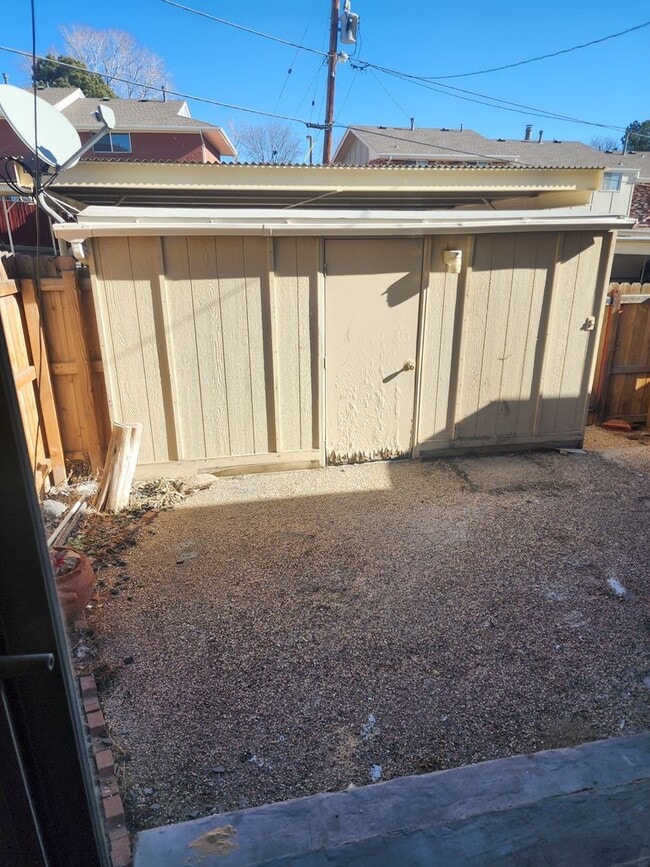 Building Photo - 8712 Mariposa St