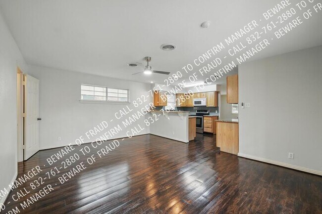 Building Photo - 506 E Alexander Ln