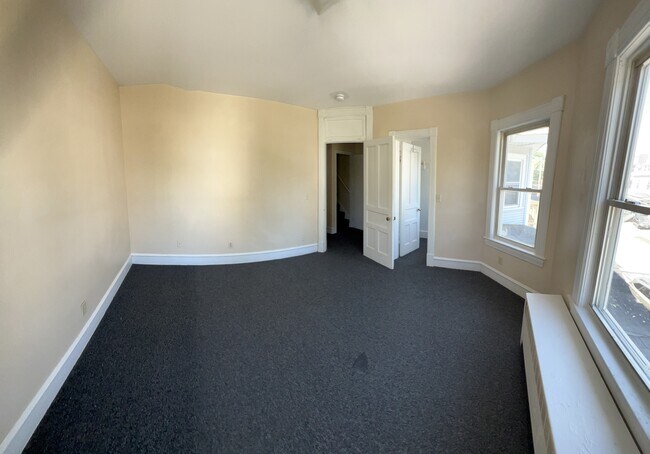 Building Photo - 11 Hickok Pl