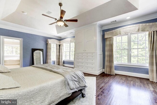 Building Photo - 9909 Avenel Farm Dr