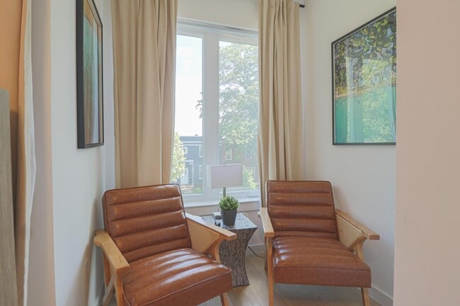 Building Photo - 1806 A St NE