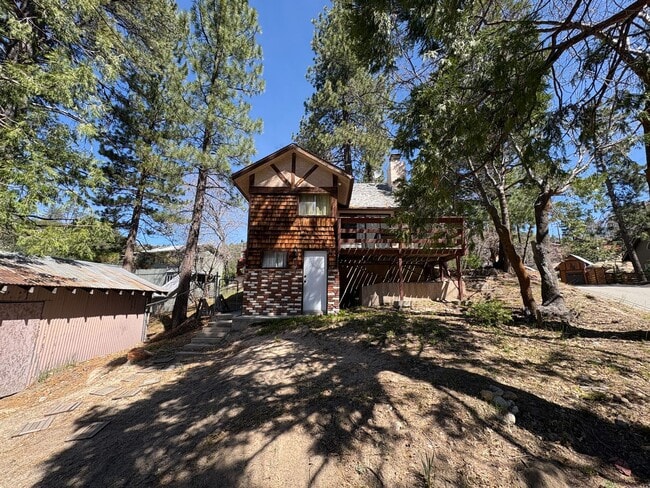 Building Photo - Cozy Meets Modern – Beautifully Upgraded Cabin in the Pines