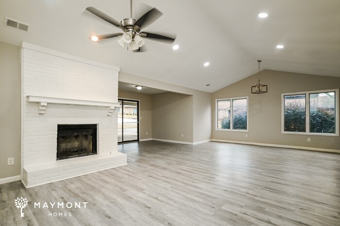 Building Photo - 5566 Circlestone Ln