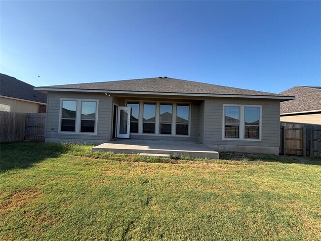 Building Photo - 516 Wyndcrest Drive