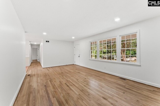 Building Photo - 7416 Parkview Dr