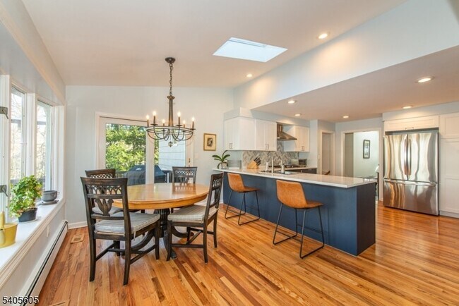 Building Photo - 237 Morris Ave