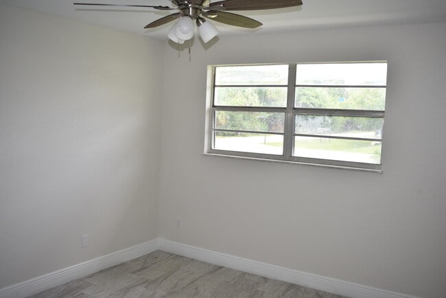 Building Photo - 207 Southland Dr