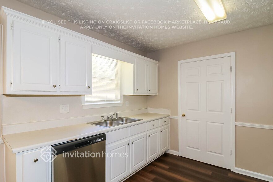 Building Photo - 185 Mountainview Dr