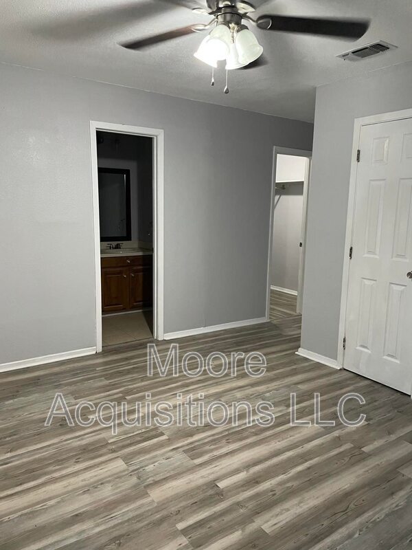 Building Photo - 730 Patricia Dr