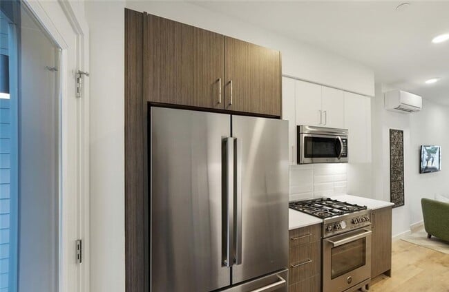 Building Photo - 447 NE 73rd St