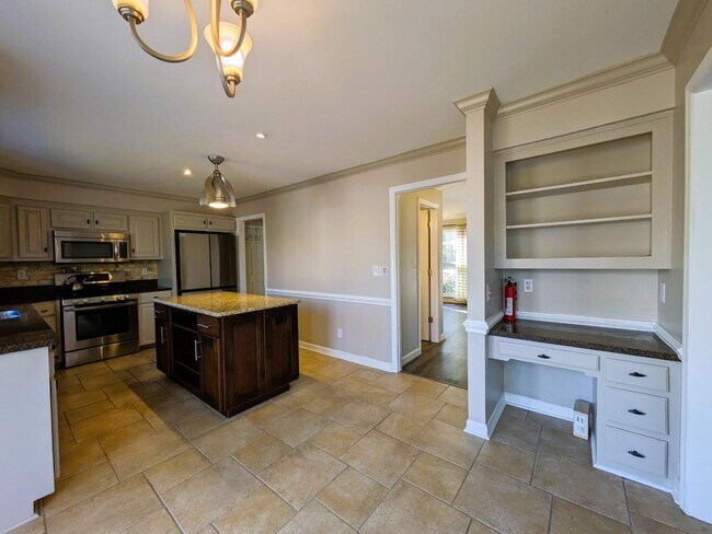 Building Photo - 417 Nichols Farm Dr