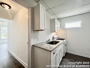 Building Photo - 827 Steves Ave