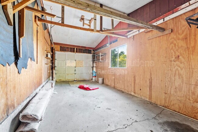 Building Photo - 1139 Lakeview Ave