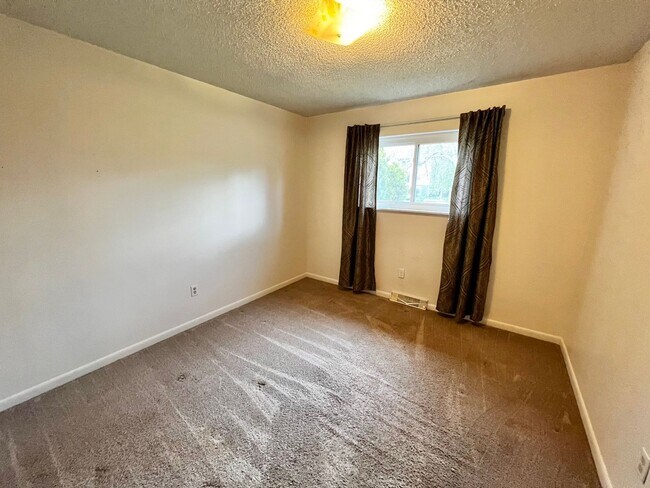 Building Photo - Adorable 3 bed 1 bath home in Fort Collins!