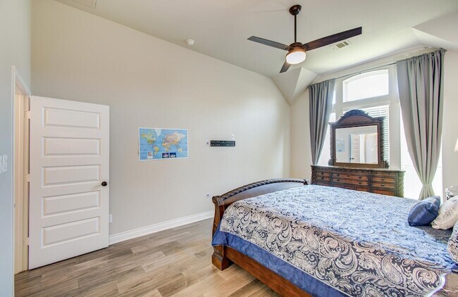 Building Photo - 10838 Bouldin Creek