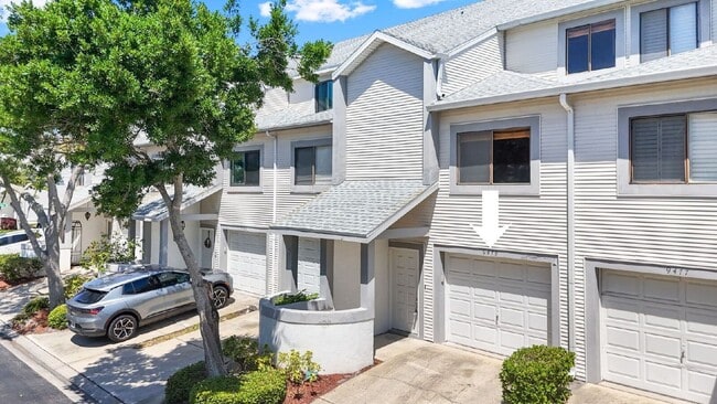 Building Photo - 9479 Tara Cay Ct