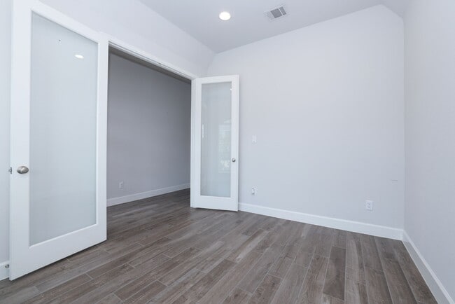 Building Photo - 42124 MISTERIO HILLS RD