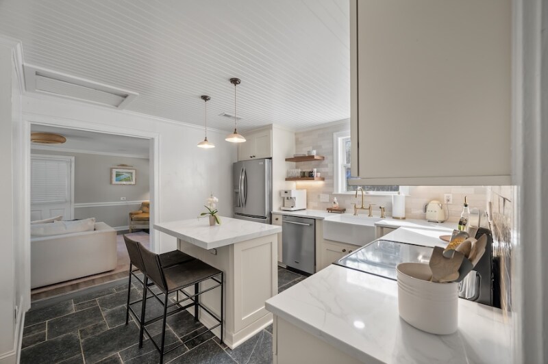 Building Photo - 1 Paula Dr