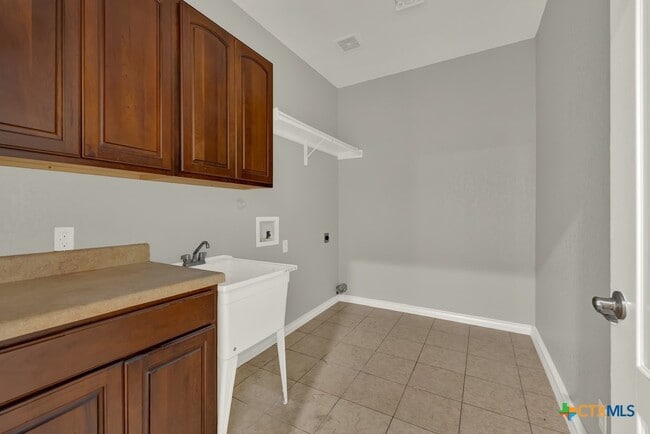 Building Photo - 923 Krona Ct