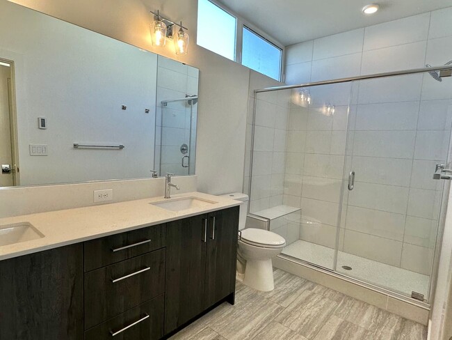 Building Photo - Modern home w/rooftop deck in desired Cher...
