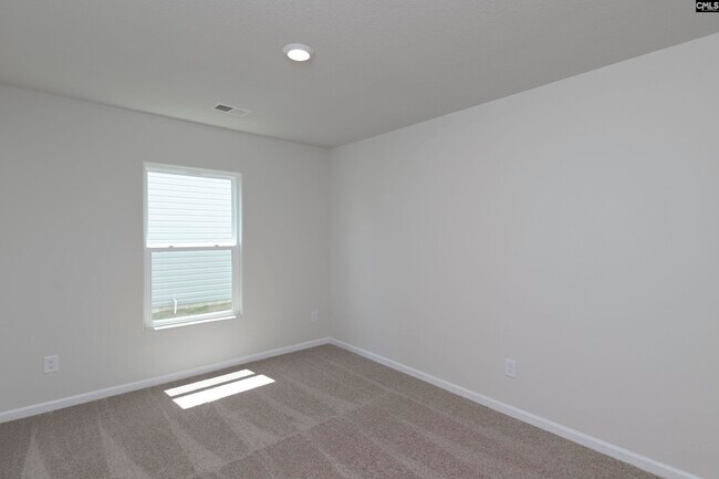 Building Photo - 807 Red Berry Ln