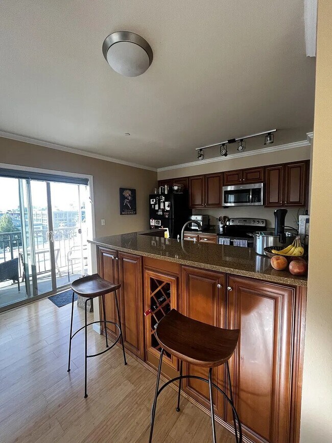 Kitchen - 1125 E Olive St